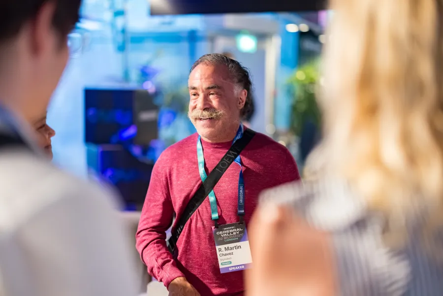 R. Martin Chavez talking with attendees at CVL2